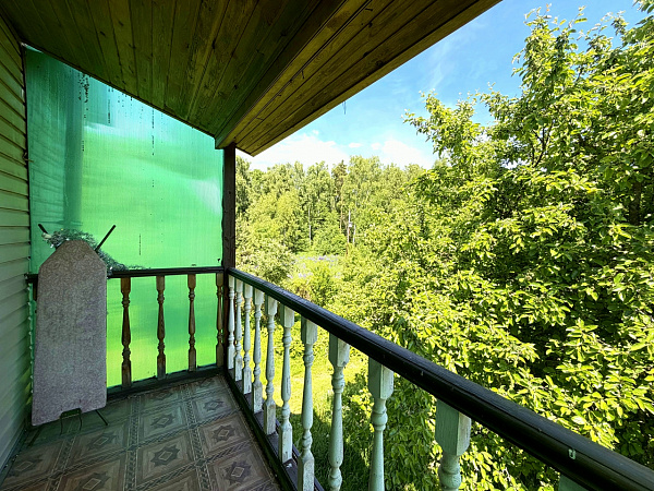 Дом в деревне Ларинская