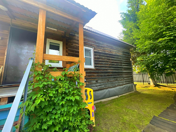 Дом в деревне Середниково
